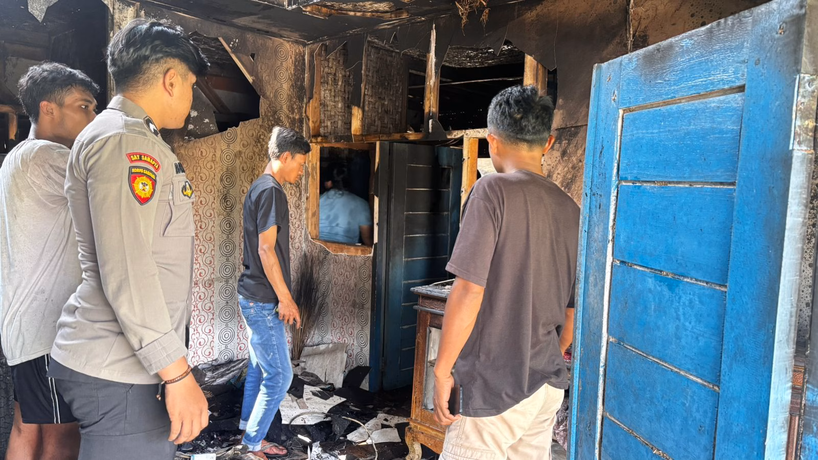 Polisi Gerak Cepat Tangani Kebakaran Rumah Warga di Ranca Hideung