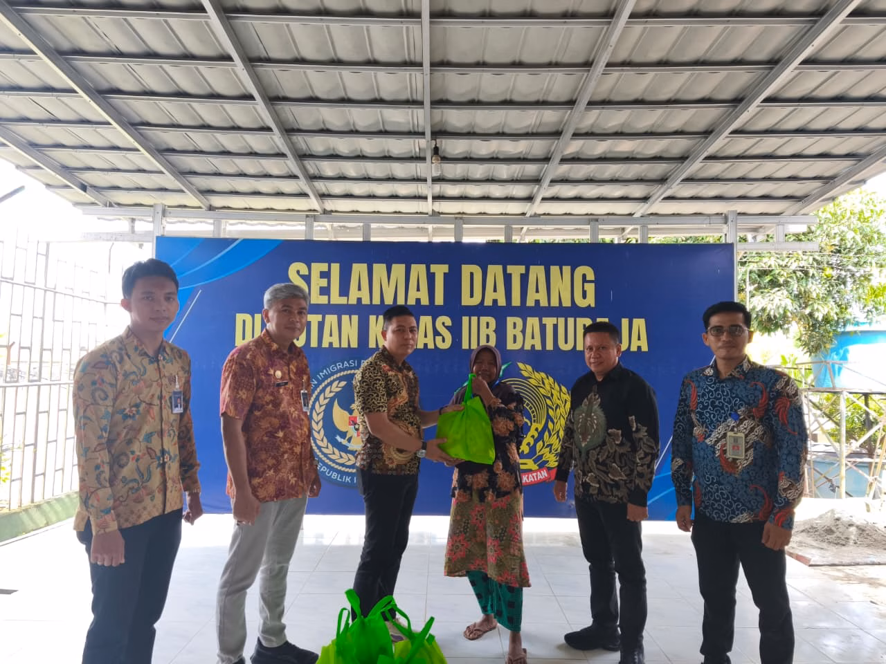 Rutan Baturaja Salurkan Bantuan Sosial kepada Keluarga dan Warga Binaan