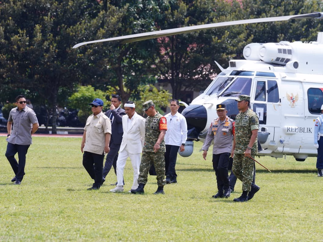 Sinergi Polri – TNI Amankan Kunjungan RI-1 Pada Wisuda Universitas Kebangsaan di Bandung