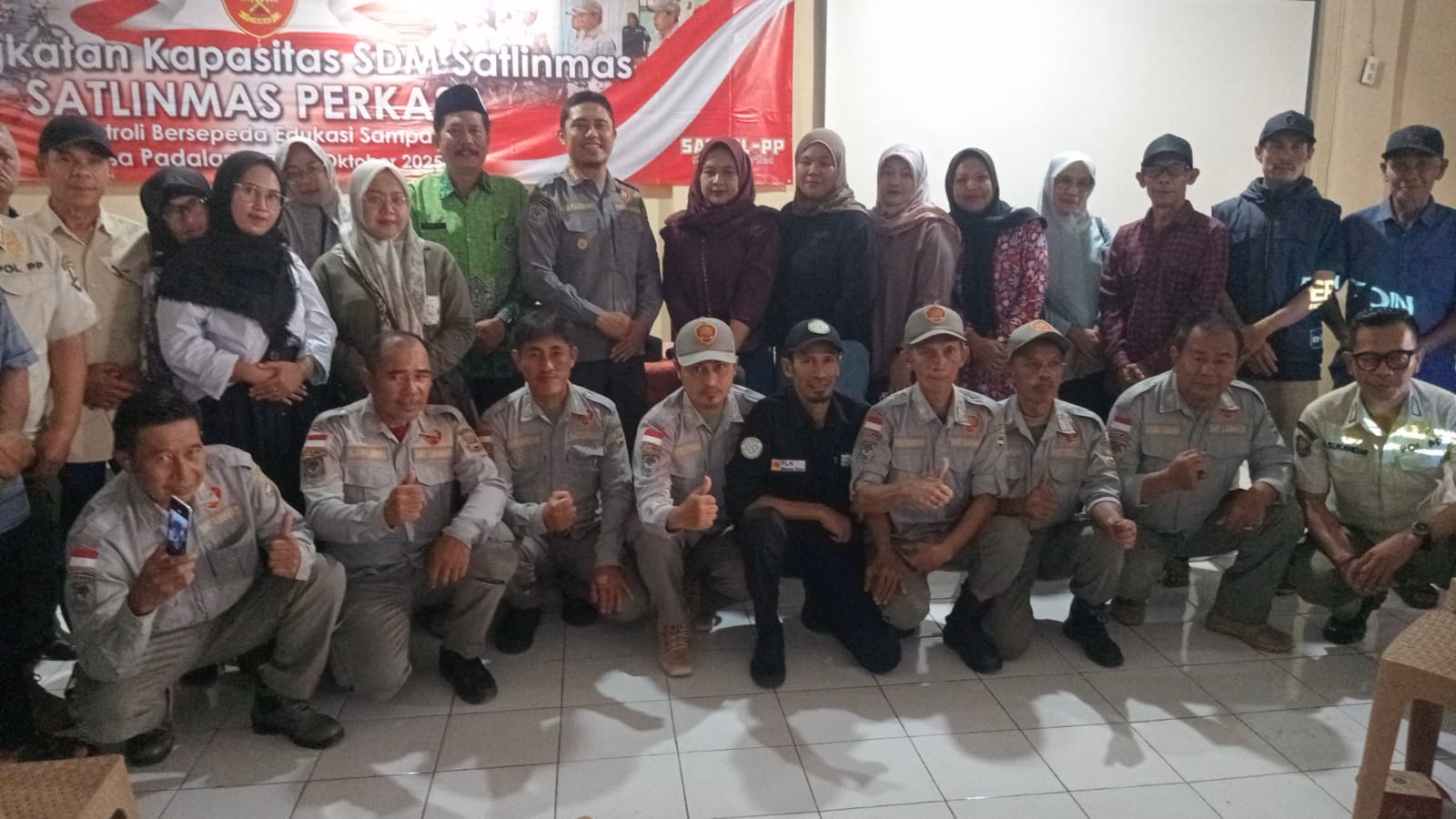 SATLINMAS PERKASA Dorong Kesadaran Warga Lewat Patroli Bersepeda dan Edukasi Sampah