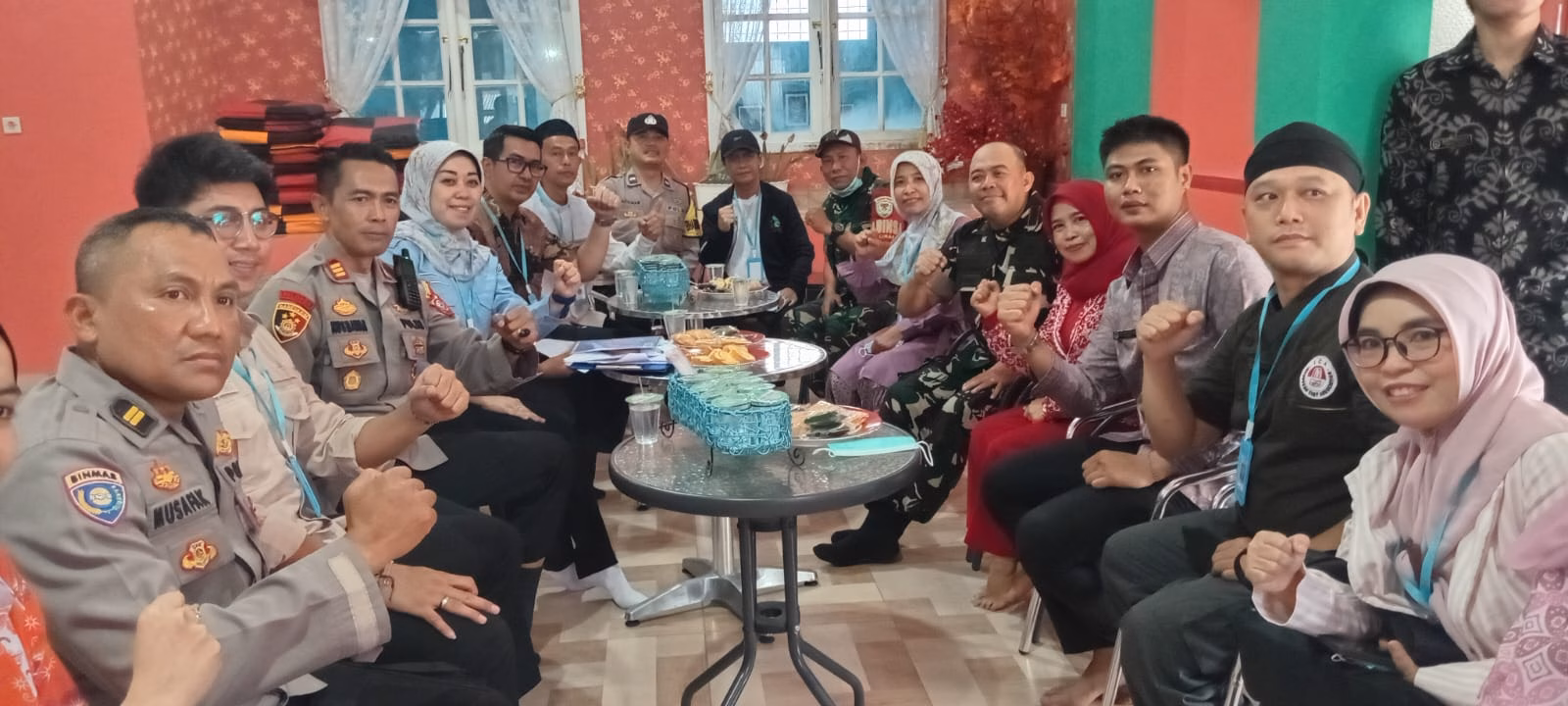 Camat Ngamprah dan Forkopimcam Tinjau Dapur Makan Bergizi Gratis di Desa Cimareme